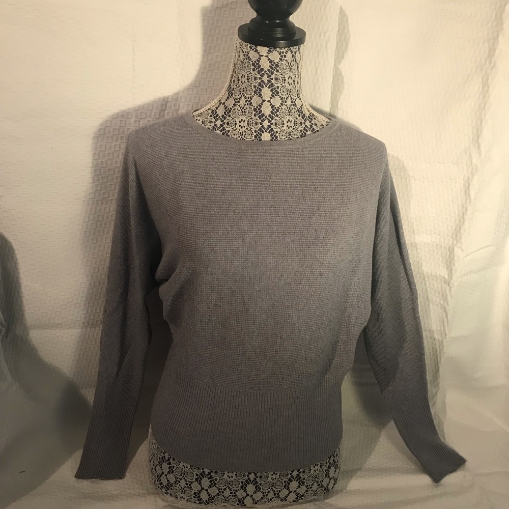 Tahari Gray Sweater Women's Long Sleeve Crew-neck Cropped top size L